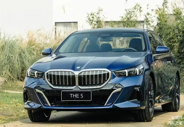 将于2月份首发 全新BMW i5旅行版实车曝光
