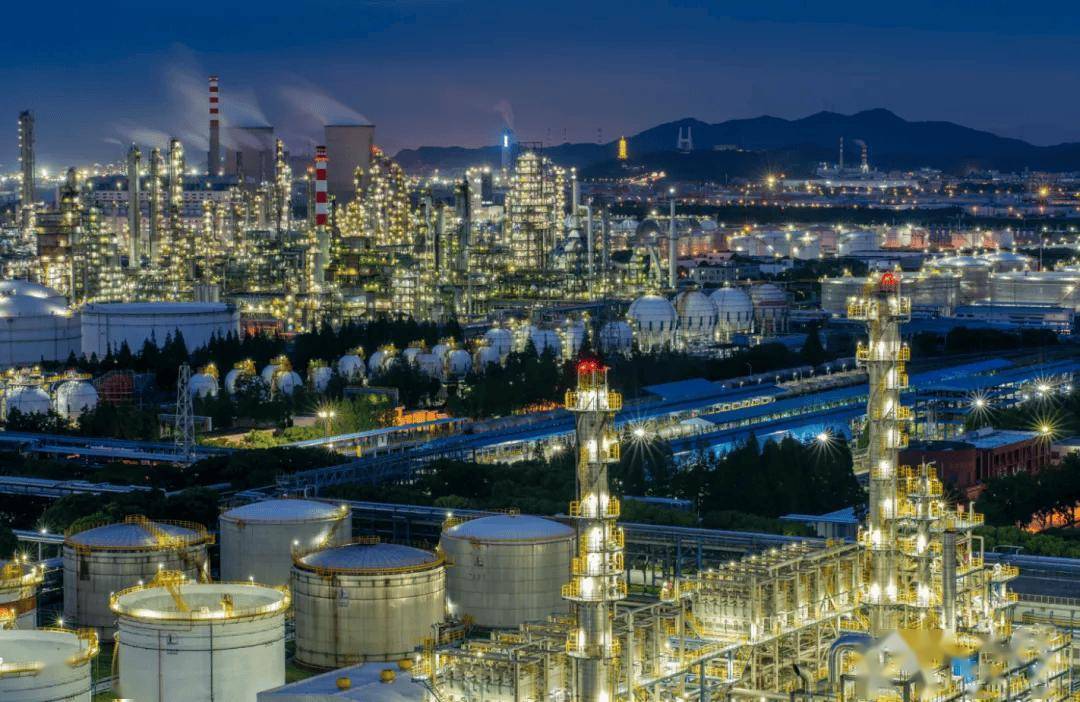 佛瑞亚Q1合并营收同比增长2.6%